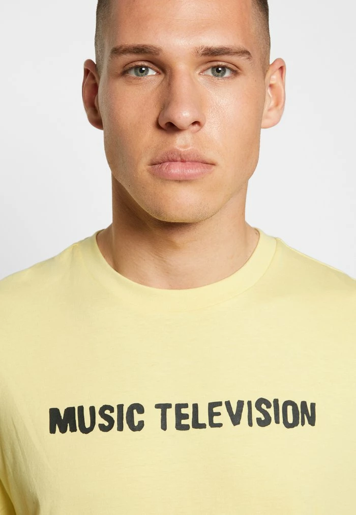 Only & Sons ONSMTV TEE - Print T-shirt - Custard 9 Only & Sons ONSMTV TEE - Print T-shirt - Custard - Image 7