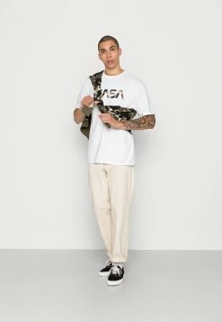 Only & Sons ONSNASA TEE UNISEX - Print T-shirt - Bright White 8 Only & Sons ONSNASA TEE UNISEX - Print T-shirt - Bright White -Only & Sons shop 0b8d1cb5674943538bd79e99d7b51919