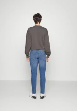 Only & Sons ONSWEFT - Straight Leg Jeans - Blue Denim -Only & Sons shop 4541b166a6ce43179b12cbae19a045f2