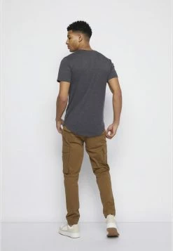 Only & Sons ONSMATT LONGY TEE 5 PACK - Basic T-shirt - White/dark/blue/ Melange/cab -Only & Sons shop 4ae1788c7bfc4dc9a3bfd1f76838eb51