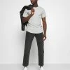 Only & Sons ONSMATT LONGY TEE 3 PACK - Basic T-shirt - Light Grey Melange/white Gray/black 2 Only & Sons ONSMATT LONGY TEE 3 PACK - Basic T-shirt - Light Grey Melange/white Gray/black -Only & Sons shop 5e30ffa445874ef3b7cb4a8c1b2f9b73