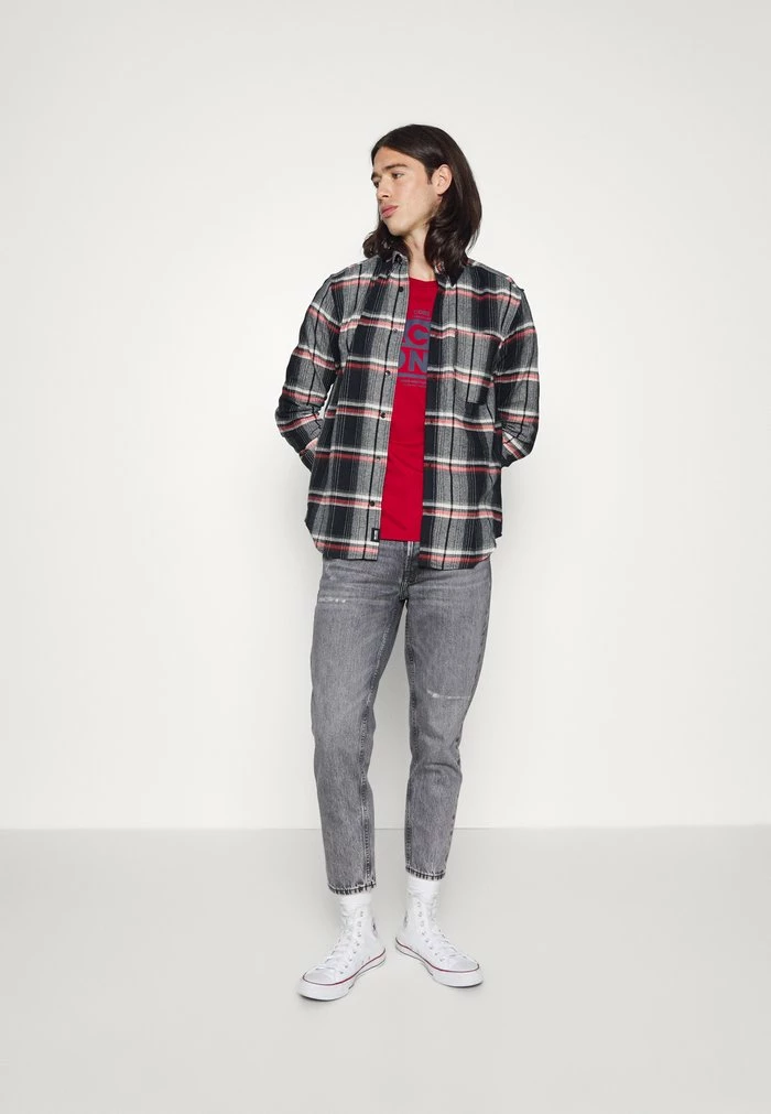 Only & Sons ONSAVI BEAM - Jeans Tapered Fit - Black Denim 4 Only & Sons ONSAVI BEAM - Jeans Tapered Fit - Black Denim - Image 2