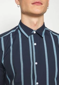 Only & Sons ONSTRAVIS LIFE STRIPED - Shirt - Dark Navy 13 Only & Sons ONSTRAVIS LIFE STRIPED - Shirt - Dark Navy -Only & Sons shop 993c9694dfbc4d3a9c8ff5635d965f7b