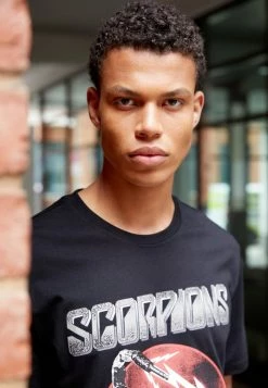 Only & Sons ONSSCORPIONS TEE - Print T-shirt - Black -Only & Sons shop 9f6c019ba6634c298fe1dc5abccae4b3