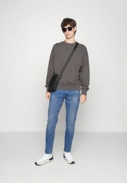 Only & Sons ONSWEFT - Straight Leg Jeans - Blue Denim -Only & Sons shop a39ce405f32241fb865a54f91200d750