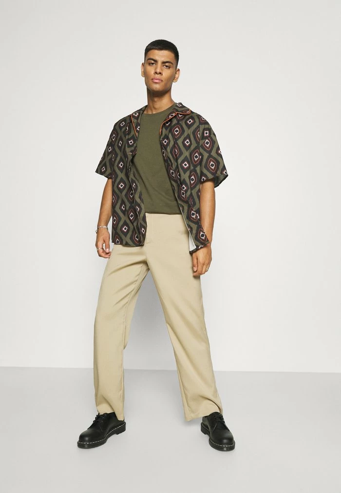 Only & Sons ONSMATT LIFE LONGY TEE 10 PACK - Basic T-shirt - White/olive/navy/black 3 Only & Sons ONSMATT LIFE LONGY TEE 10 PACK - Basic T-shirt - White/olive/navy/black