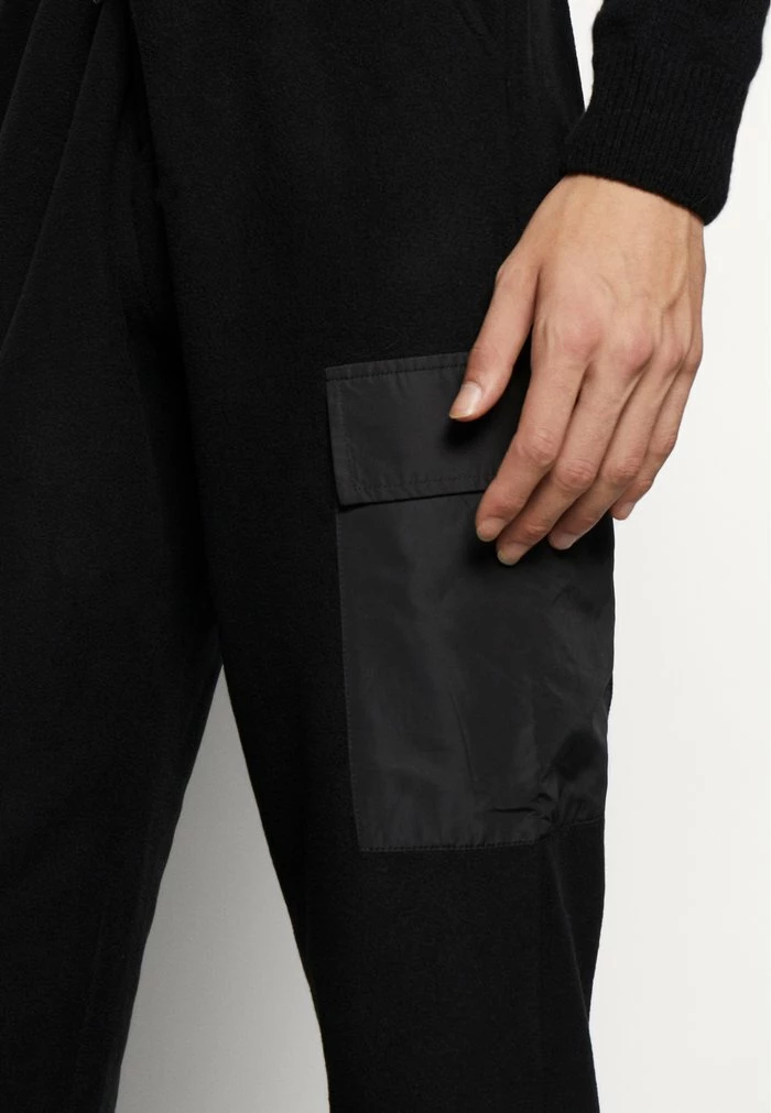 Only & Sons ONSNIKOLAI REGULAR PANTS - Cargo Trousers - Black 8 Only & Sons ONSNIKOLAI REGULAR PANTS - Cargo Trousers - Black - Image 6