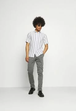 Only & Sons ONSTRAVIS LIFE STRIPED - Shirt - Cloud Dancer 8 Only & Sons ONSTRAVIS LIFE STRIPED - Shirt - Cloud Dancer -Only & Sons shop c17919e3ee9348a0a0c78ea946379a1f