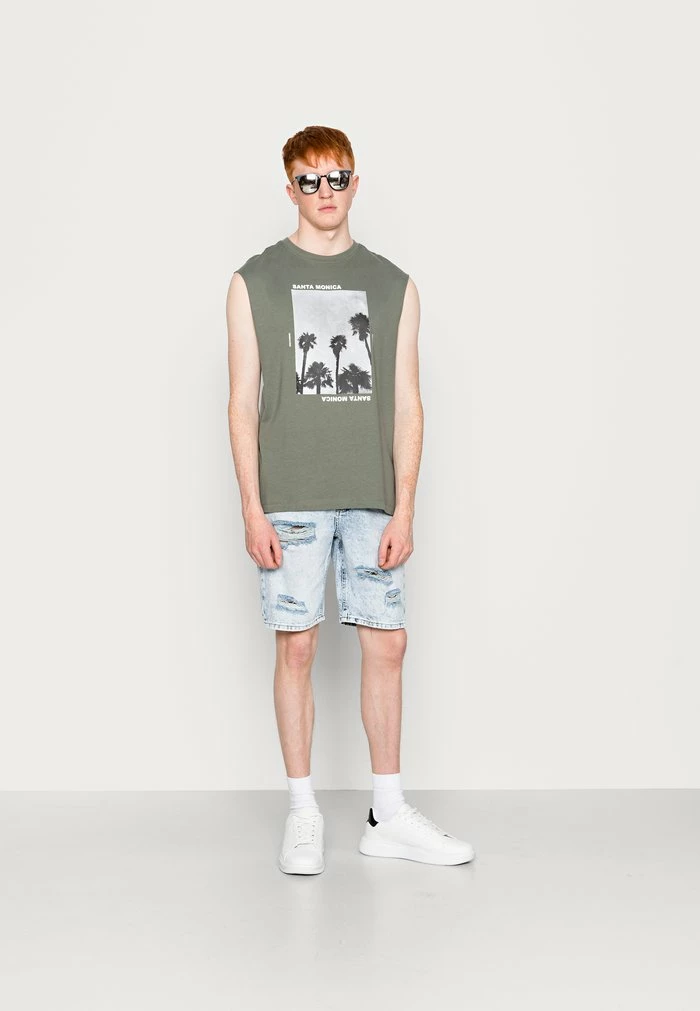 Only & Sons ONSGRAYSON RLX - Print T-shirt - Castor Gray 4 Only & Sons ONSGRAYSON RLX - Print T-shirt - Castor Gray - Image 2