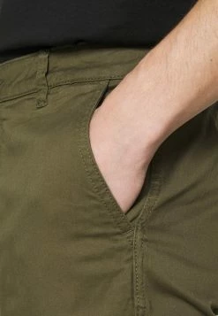 Only & Sons ONSCAM AGED CUFF - Trousers - Olive Night -Only & Sons shop e1d4fe98fb1a4da496bf9c4cd8a16fd1