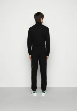 Only & Sons ONSNIKOLAI REGULAR PANTS - Cargo Trousers - Black 10 Only & Sons ONSNIKOLAI REGULAR PANTS - Cargo Trousers - Black -Only & Sons shop e5fceaa9dd1742599021c60c430c62d0