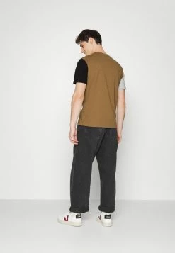 Only & Sons ONSORIK LIFE TEE - Print T-shirt - Kangaroo -Only & Sons shop eb937a6d0cb34c07985421bfe196a024