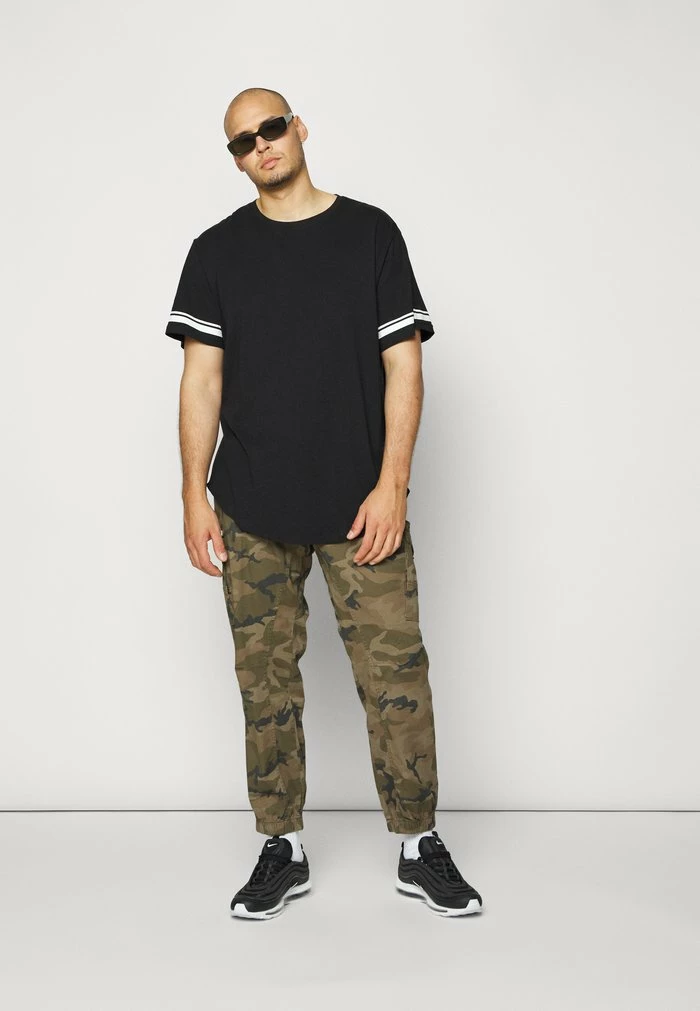 Only & Sons ONSMATT LIFE LONGY STRIPE - Print T-shirt - Black 8 Only & Sons ONSMATT LIFE LONGY STRIPE - Print T-shirt - Black - Image 6